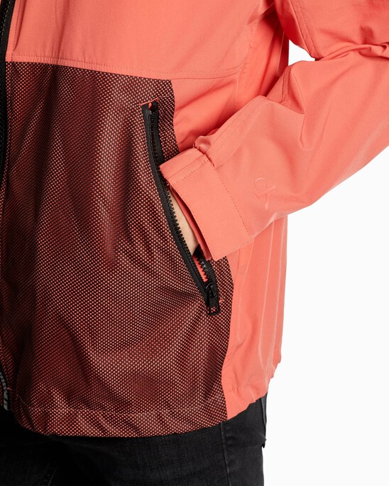 PACKABLE STACKED LOGO WINDBREAKER