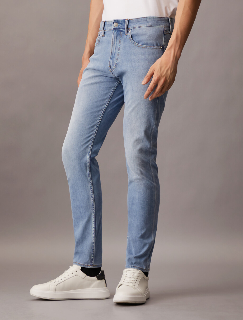 37.5 Bi-Stretch Modern Taper Jeans, Denim Light, hi-res