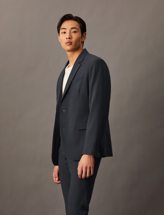 Refined Wool Blend Pinstripe Slim Blazer