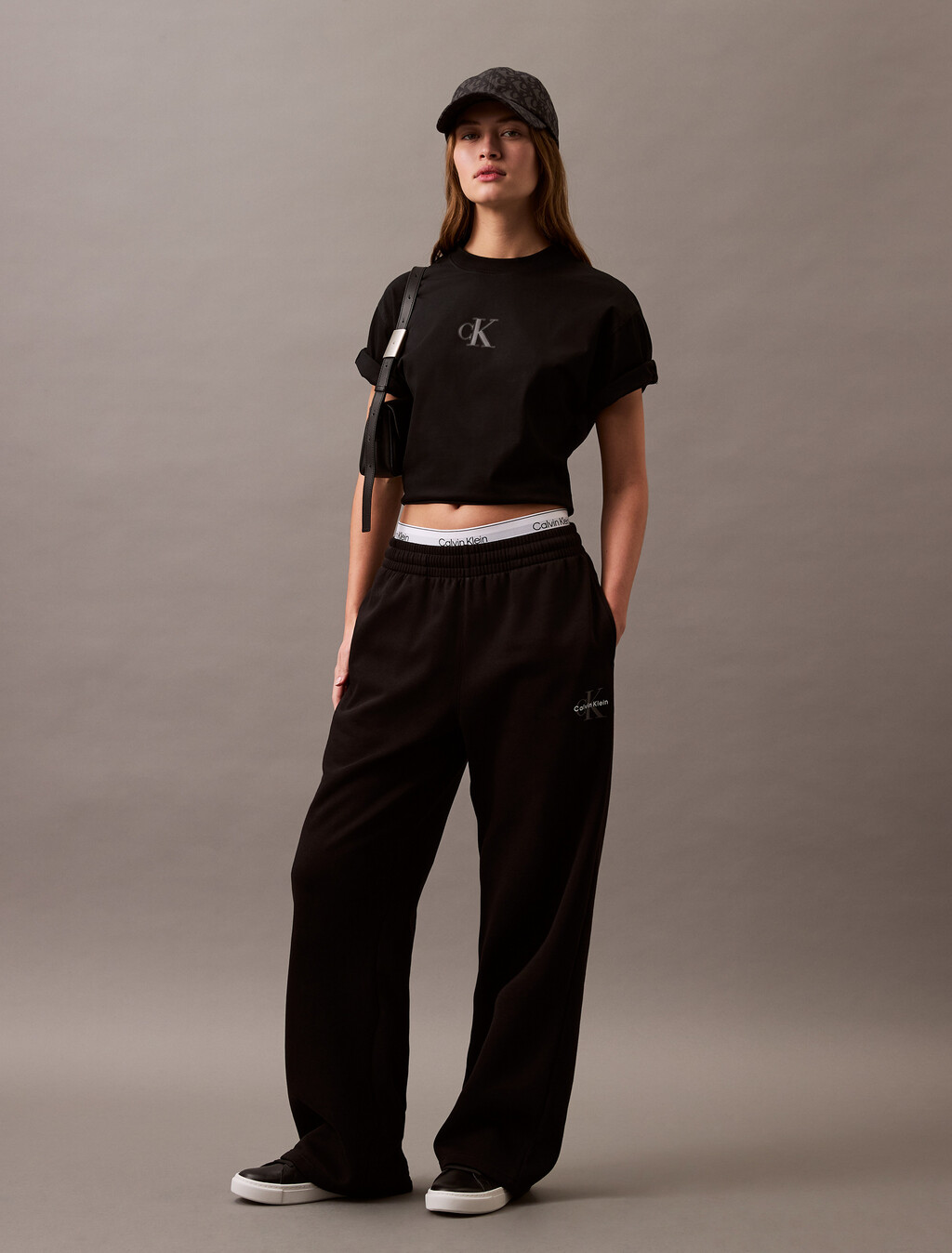 Cropped Monogram T-shirt, Black, hi-res