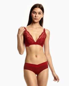CK BLACK LINEAR LACE LIGHTLY LINED TRIANGLE BRA, Red Carpet, hi-res