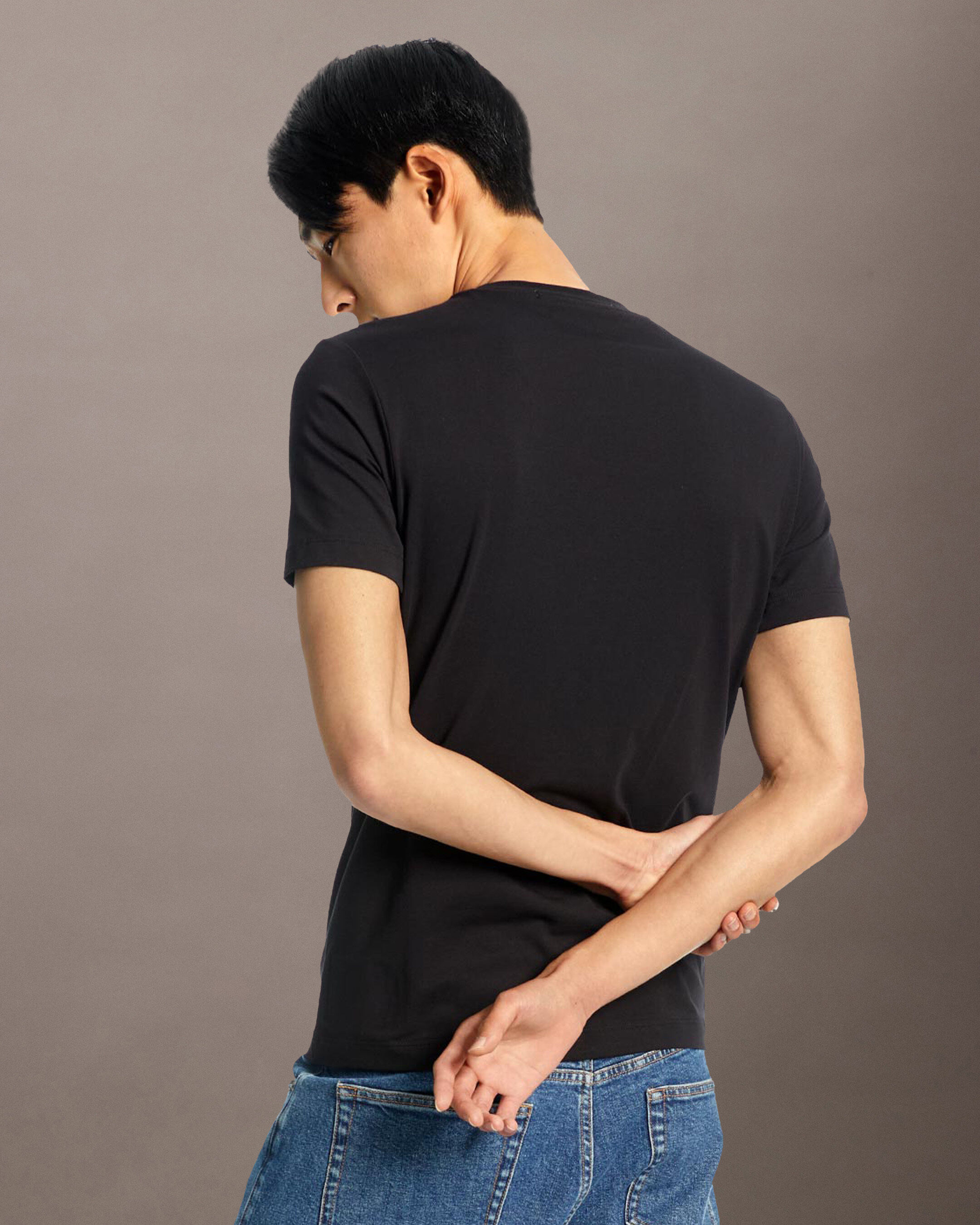 Institutional logo slim fit tee deals
