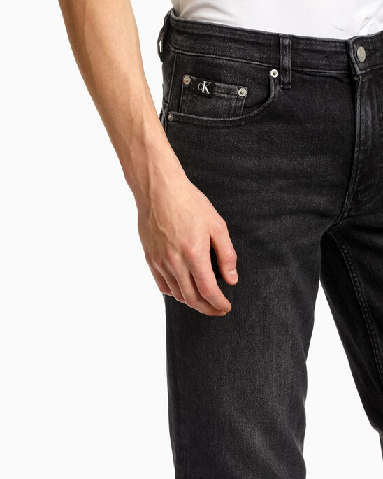 RECONSIDERED CKJ 027 BODY JEANS