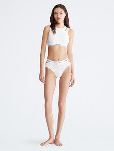 Buy 여성 모던 코튼 디컨스트럭티드 비키니 팬티 in color WHITE