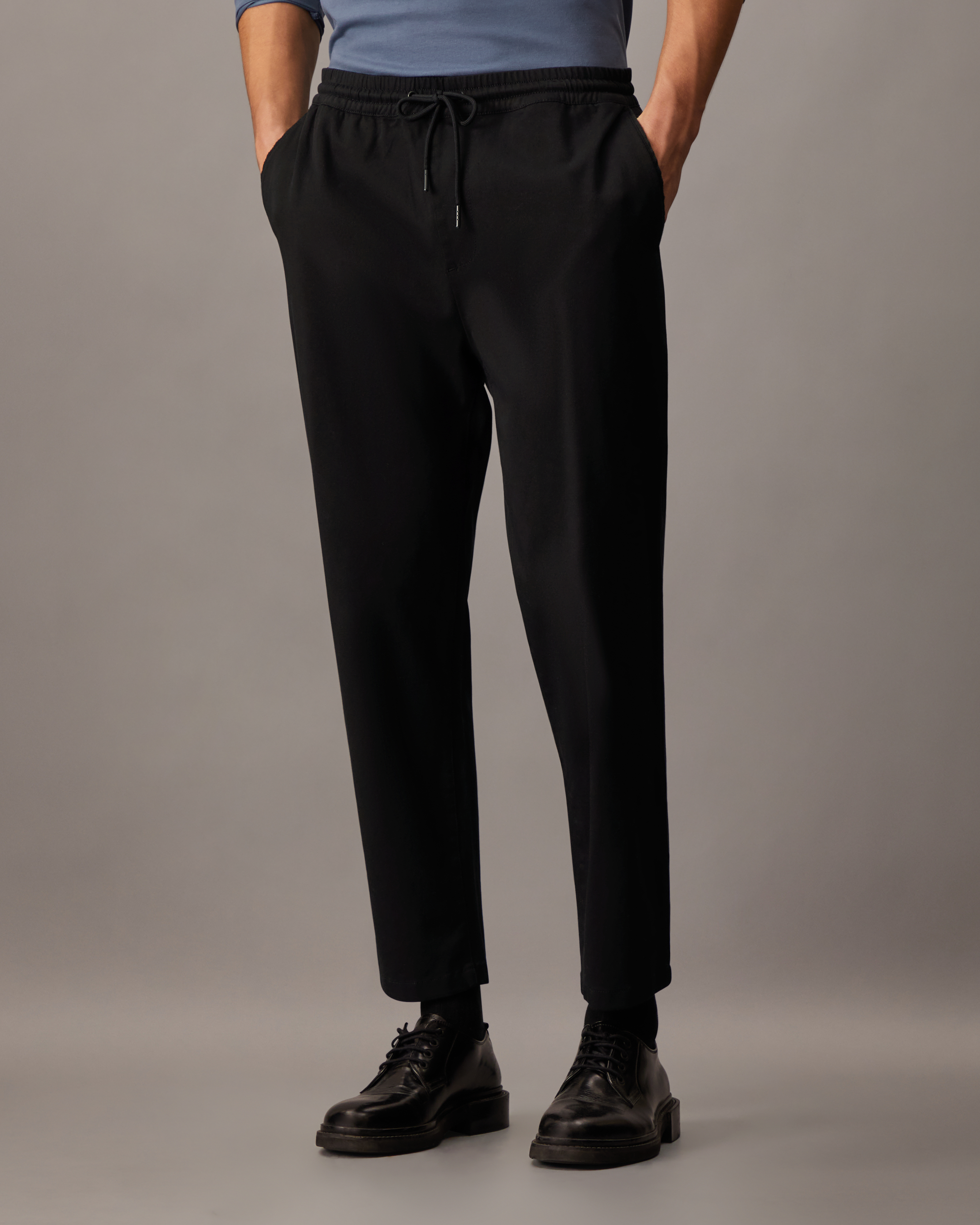 Essentials Slim Drawcord Chinos | black | Calvin Klein Malaysia